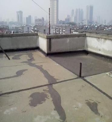 台安漏水维修 楼顶漏水是什么原因，楼顶漏水维修方法是什么?